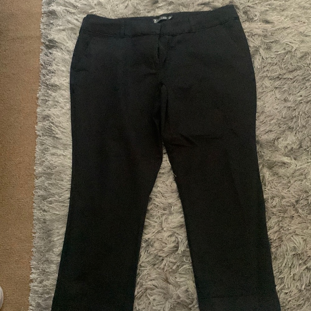 Black capris